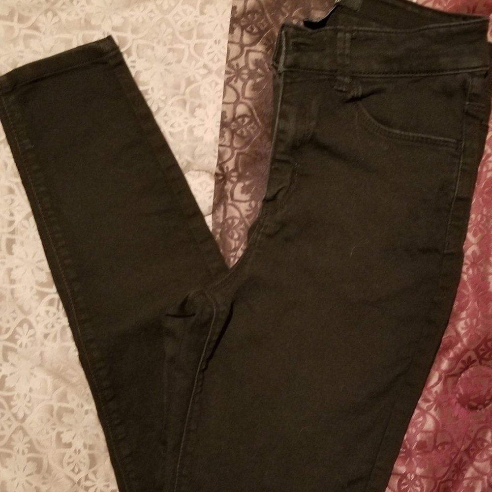 3 for $10 (on all items $10 or less in closet) Black Skinny Jean's. Size 26